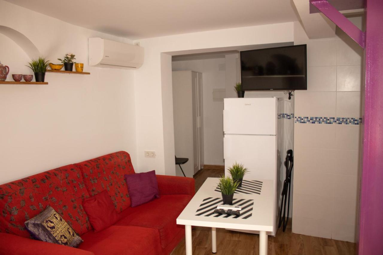 Malaguena Salerosa "Apartamento - Estudio Con Terraza" En Casa Tipica De 1 A 4 Dormitorios Málaga Eksteriør bilde