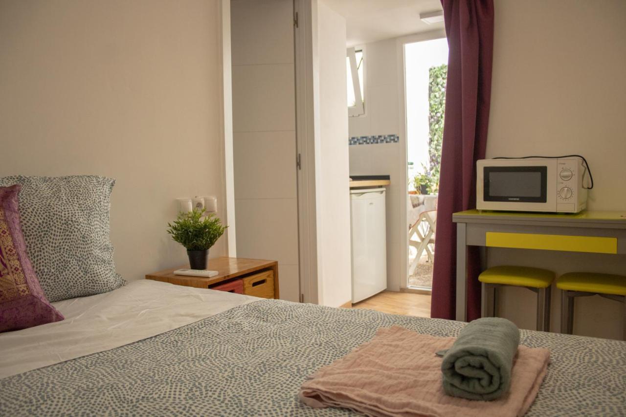 Malaguena Salerosa "Apartamento - Estudio Con Terraza" En Casa Tipica De 1 A 4 Dormitorios Málaga Eksteriør bilde